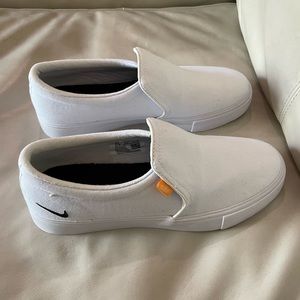 Nike Court Royale AC SLP in size 8.5 in color white.